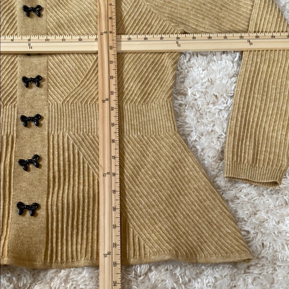 Nanette Lepore Gold/Mustard Sweater with Black Accents Size Large - Picture 8 of 13